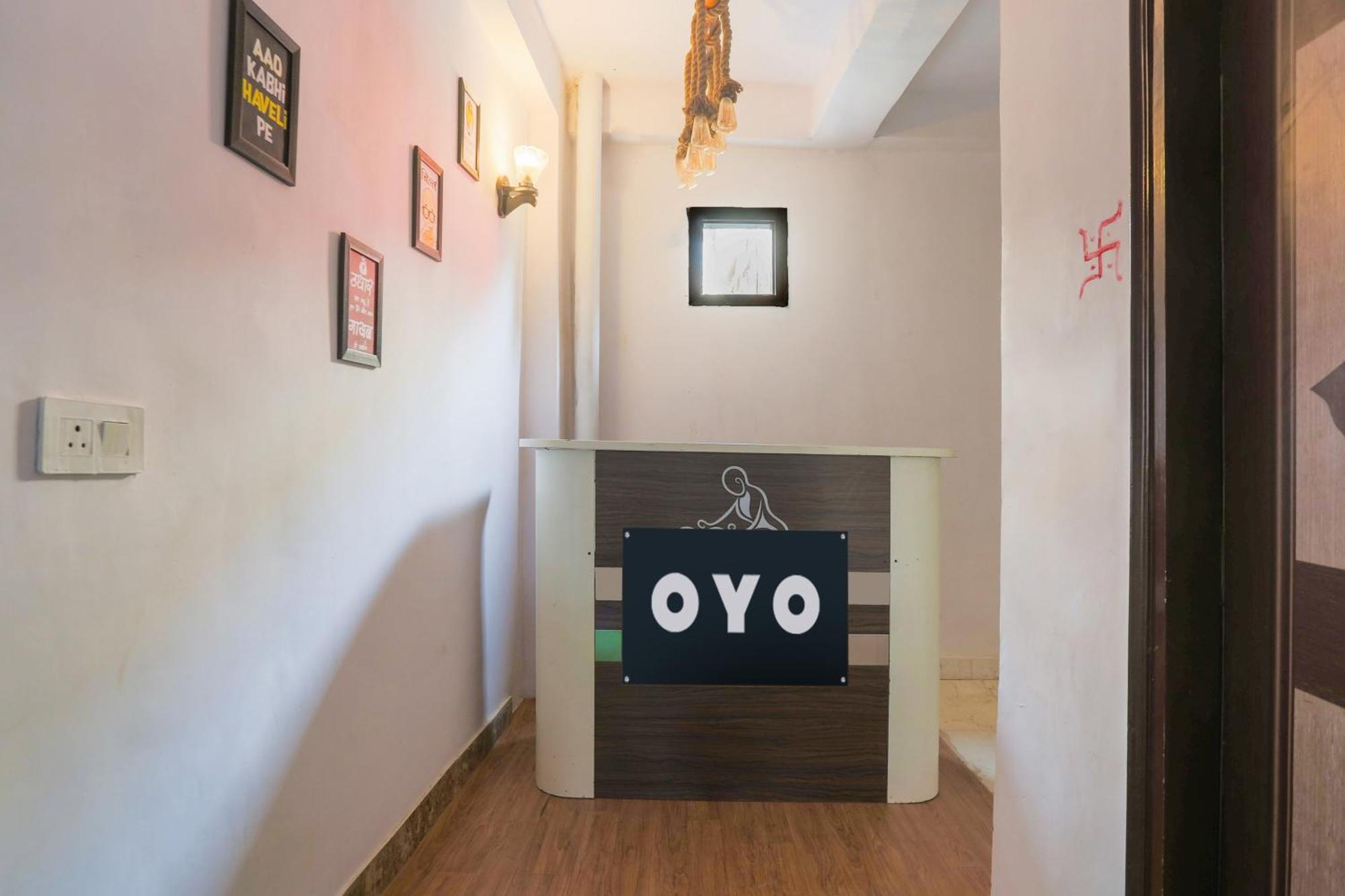 Hotel O Mykonos Guest House Нью-Дели Экстерьер фото