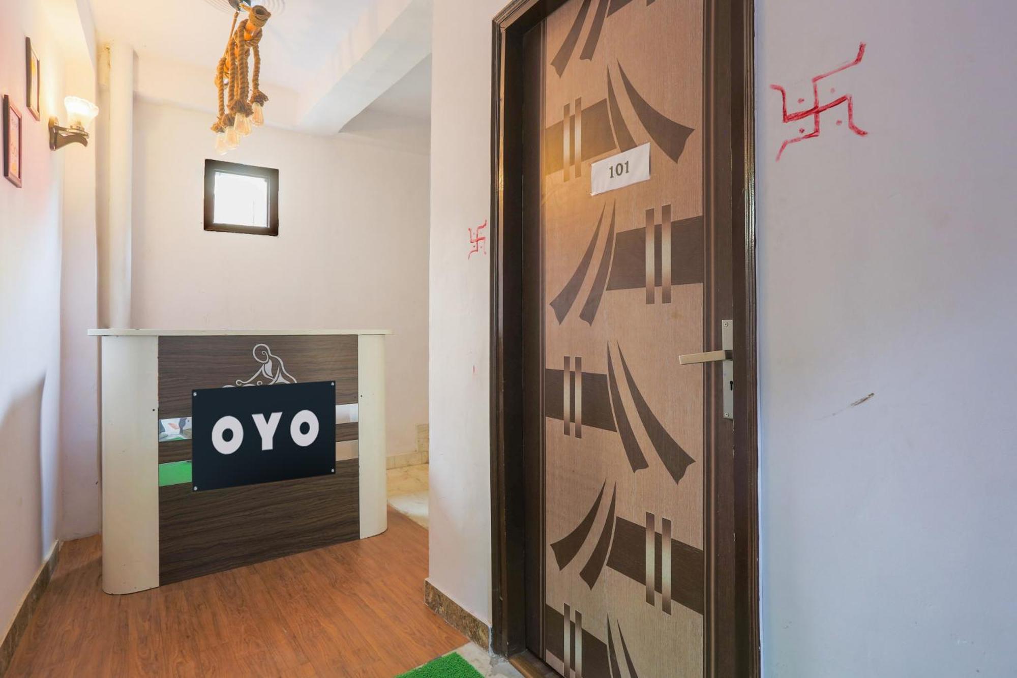 Hotel O Mykonos Guest House Нью-Дели Экстерьер фото
